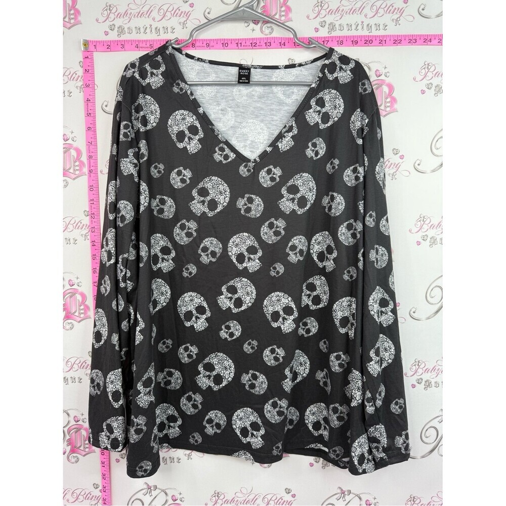 Emery rose shirt top Black Skull Print V-Neck Long Sleeve Top